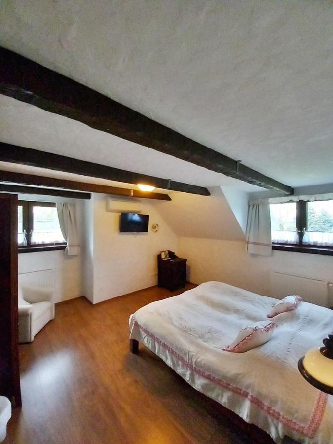 Bed and Breakfast Sári Csárda Panzió Dunakiliti Exterior foto