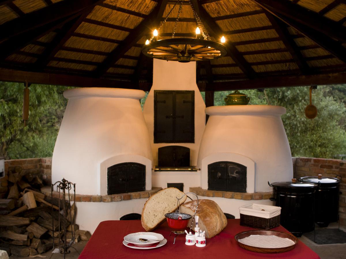 Bed and Breakfast Sári Csárda Panzió Dunakiliti Exterior foto